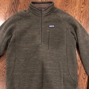 Patagonia quarter zip. Brown size L